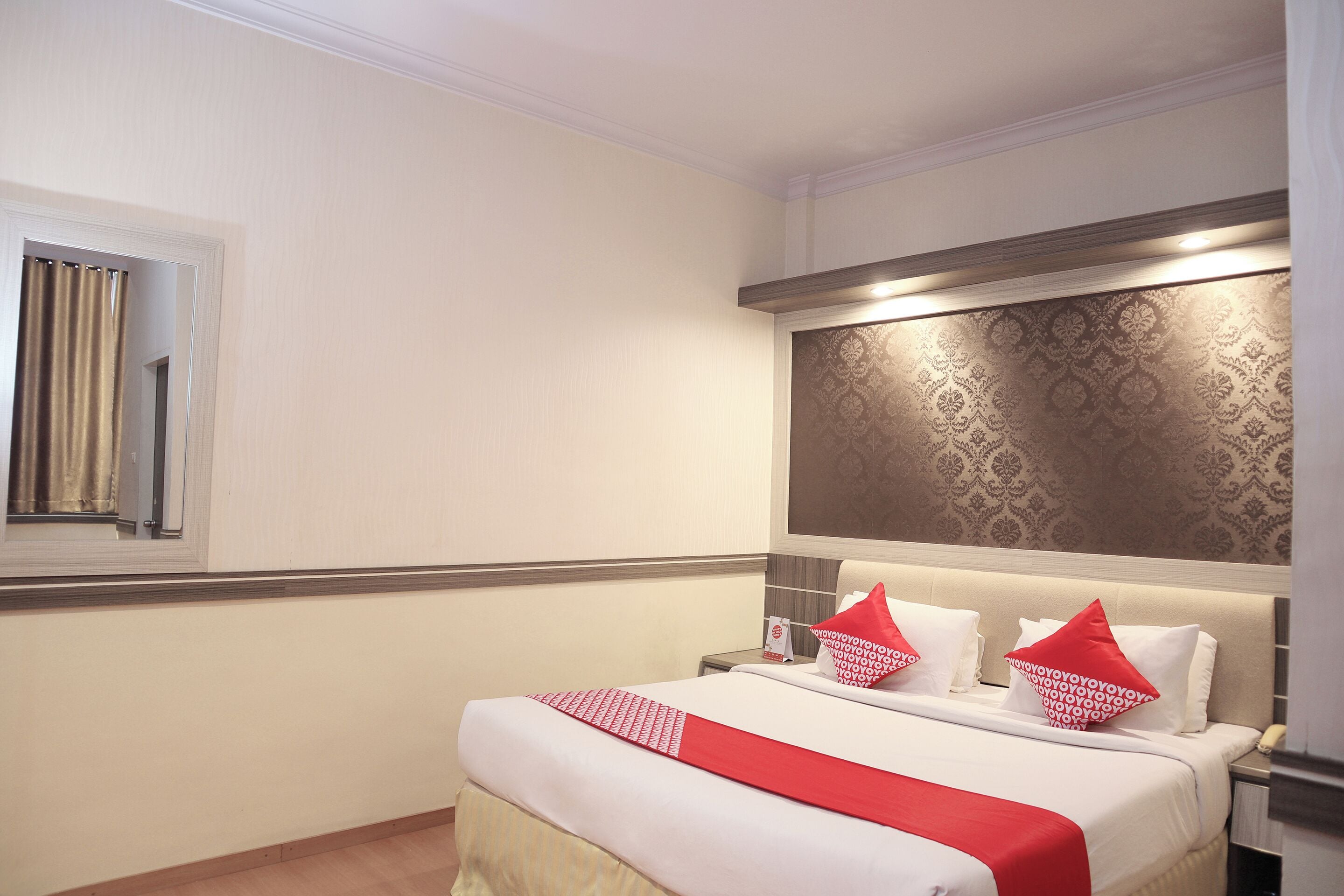 Photo - OYO 742 Mona Plaza Hotel