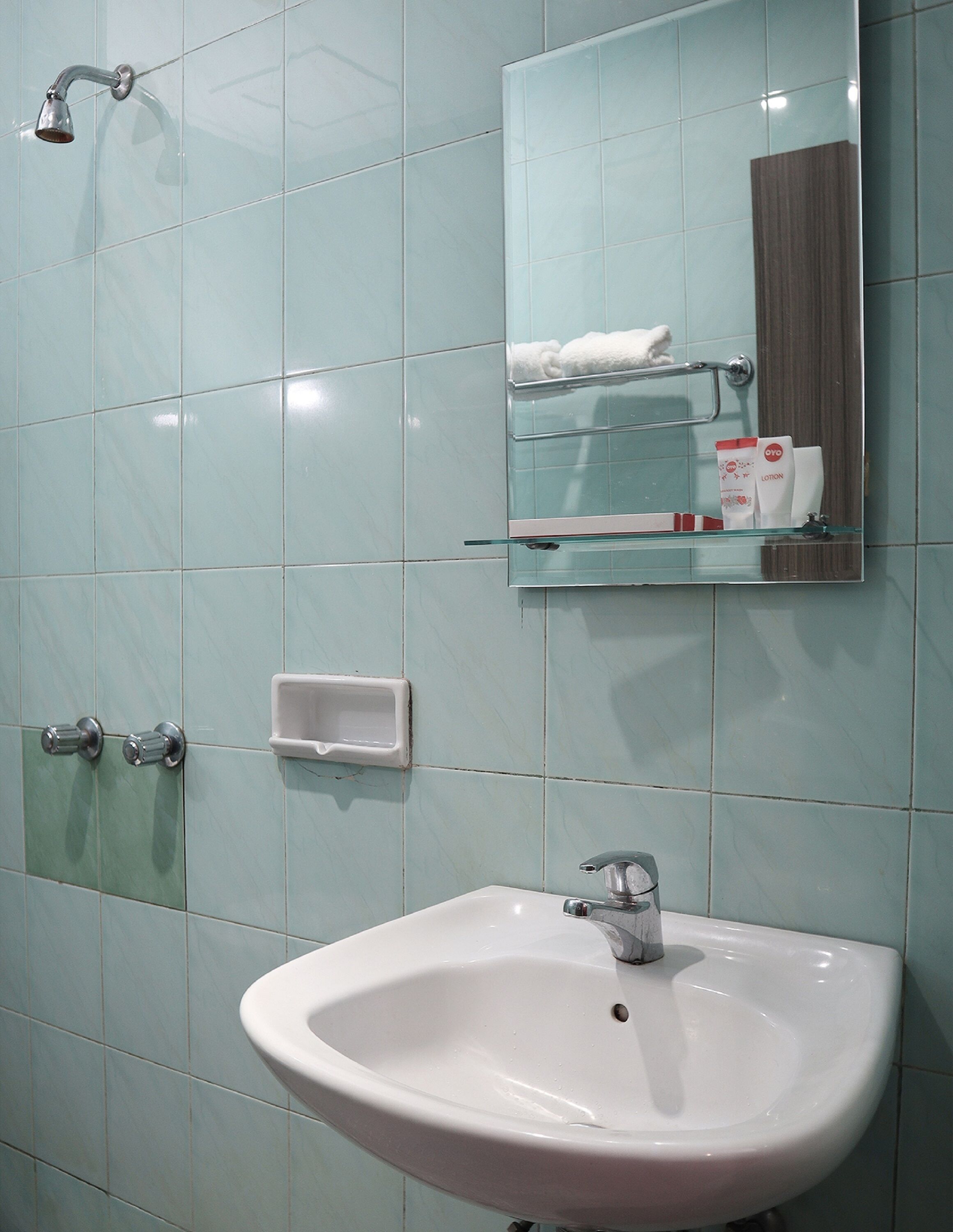 Photo - OYO 742 Mona Plaza Hotel