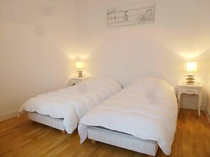 3 chambres, bureau, accès à Internet