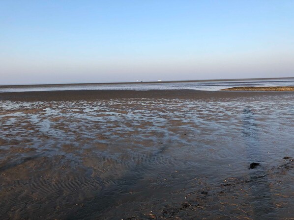 Una spiaggia nelle vicinanze