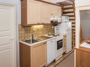 Jääkaappi, mikroaaltouuni, astianpesukone