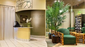 Un salone con una reception, un orologio e un pannello con la scritta 'BODY' e 'COMPLETE SALON HAIR FITNESS'.