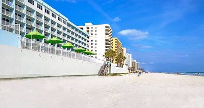 Beach Resort with Ocean Front Pool and Hot Tub