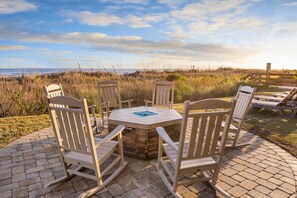 Terrace/patio - Beach Side Resort perfect location with indoor/outdoor Pools (North Myrtle Beach)