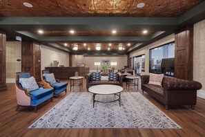 Lobby - Ascent ON Main (PARKER)