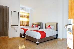 Superior Suite | Desk, free WiFi, bed sheets