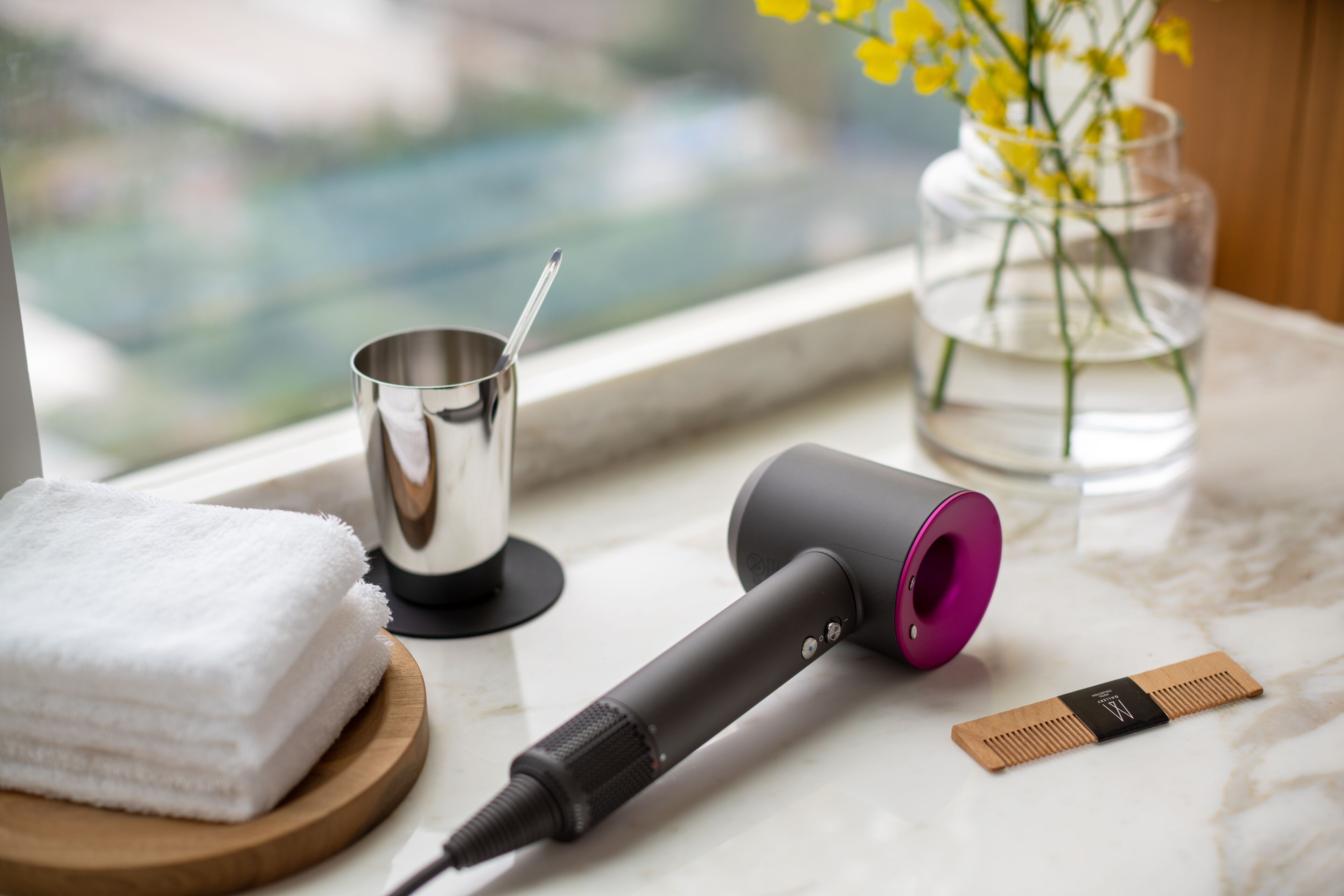 sunset suite, lounge access, 1 king size bed, corner suite | premium bedding, down duvets, minibar, in-room safe