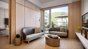 Premium bedding, down duvets, minibar, in-room safe