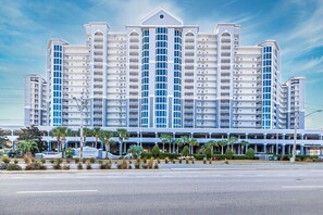 Exterior - DIRECTLY ON THE BEACH~1 BD+Bunk Room~Book 7 or more nights for a 10% discount~ (Gulf Shores)