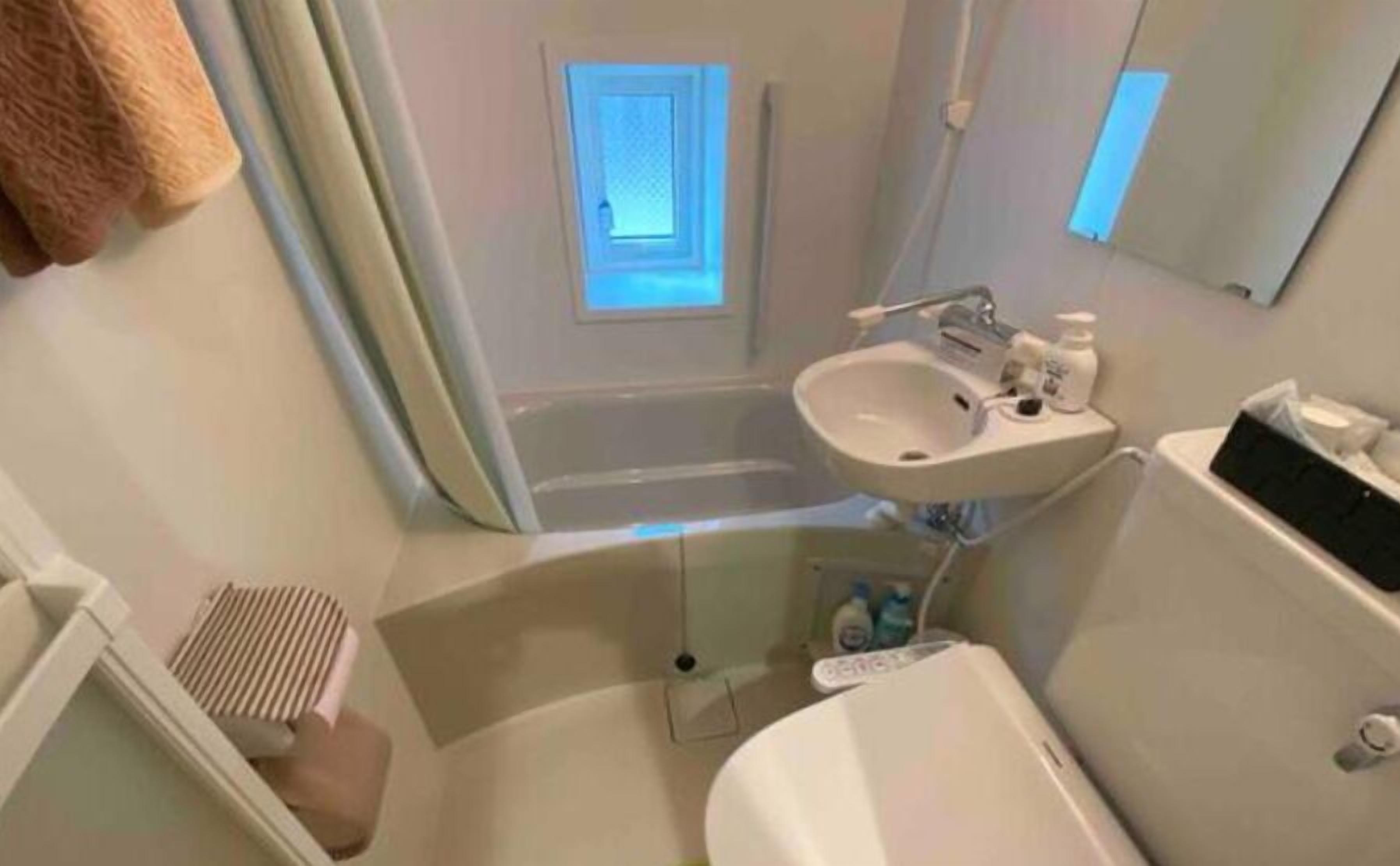 hotel el shinjuku6/102 max3pax non-smoking | bathroom | combined shower/bathtub, deep-soaking bathtub, free toiletries