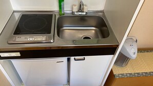 客房, 无烟房, 简易厨房 (HOTEL EL SHINJUKU6/103 Max4PAX) | 私人厨房 | 冰箱、微波炉