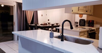 3-bedroom vacation home 8 minutes from Sequoia and Kings Canyon National Parks