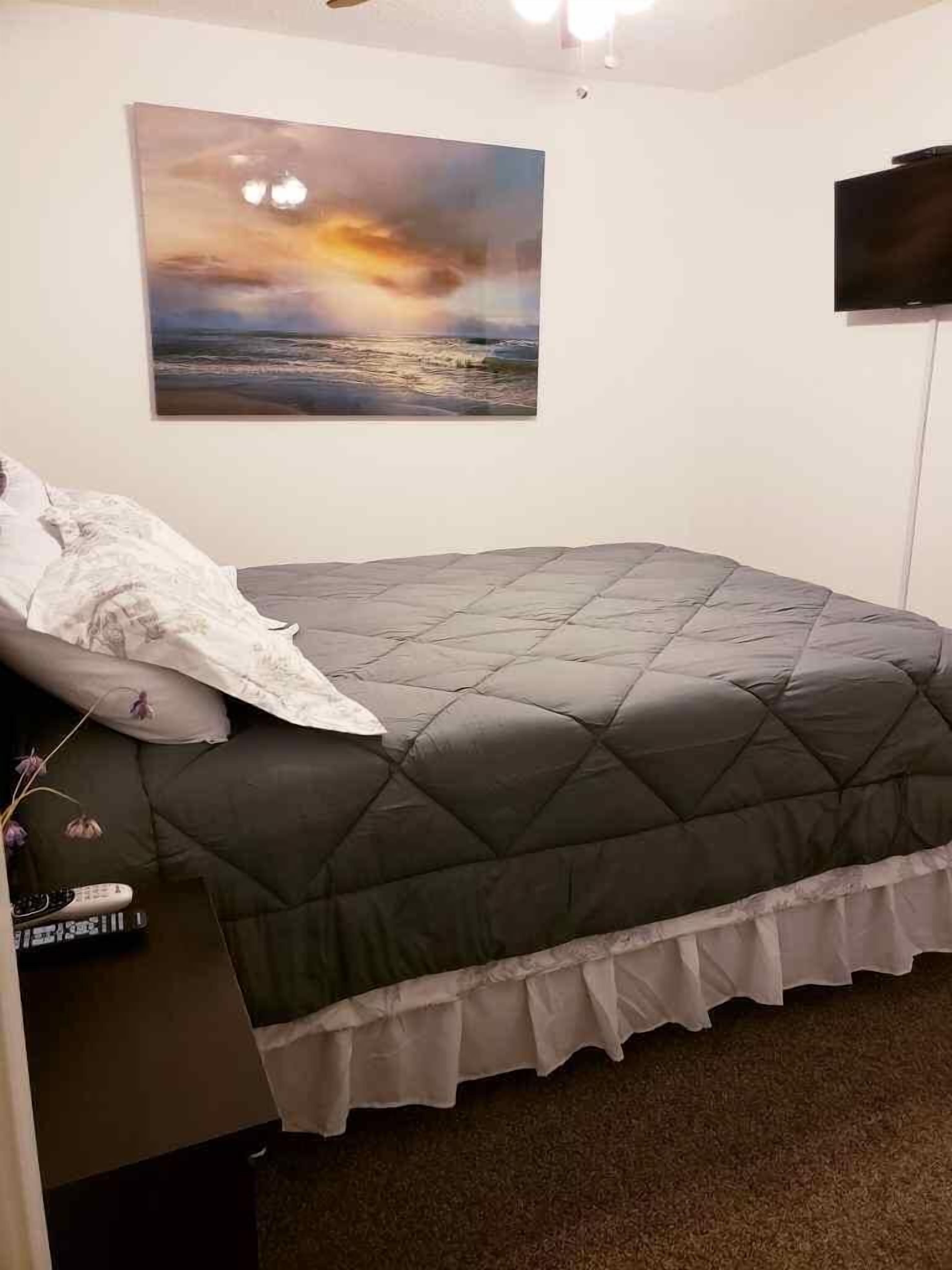 3 chambres, bureau, fer et planche à repasser, accès au Wi-Fi (inclus)