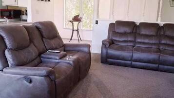 Téléviseur connecté, foyer, chaîne audio