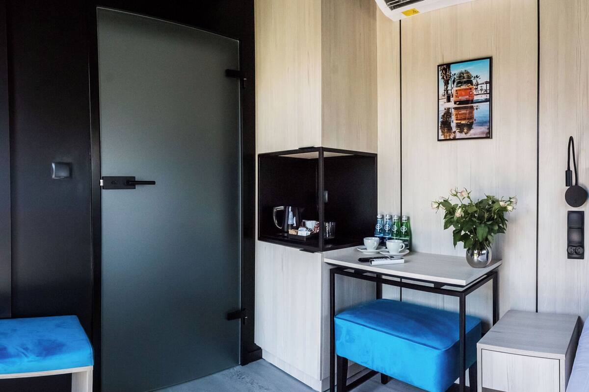 Safe på rommet, lydisolert, strykejern/-brett og wi-fi (inkludert)