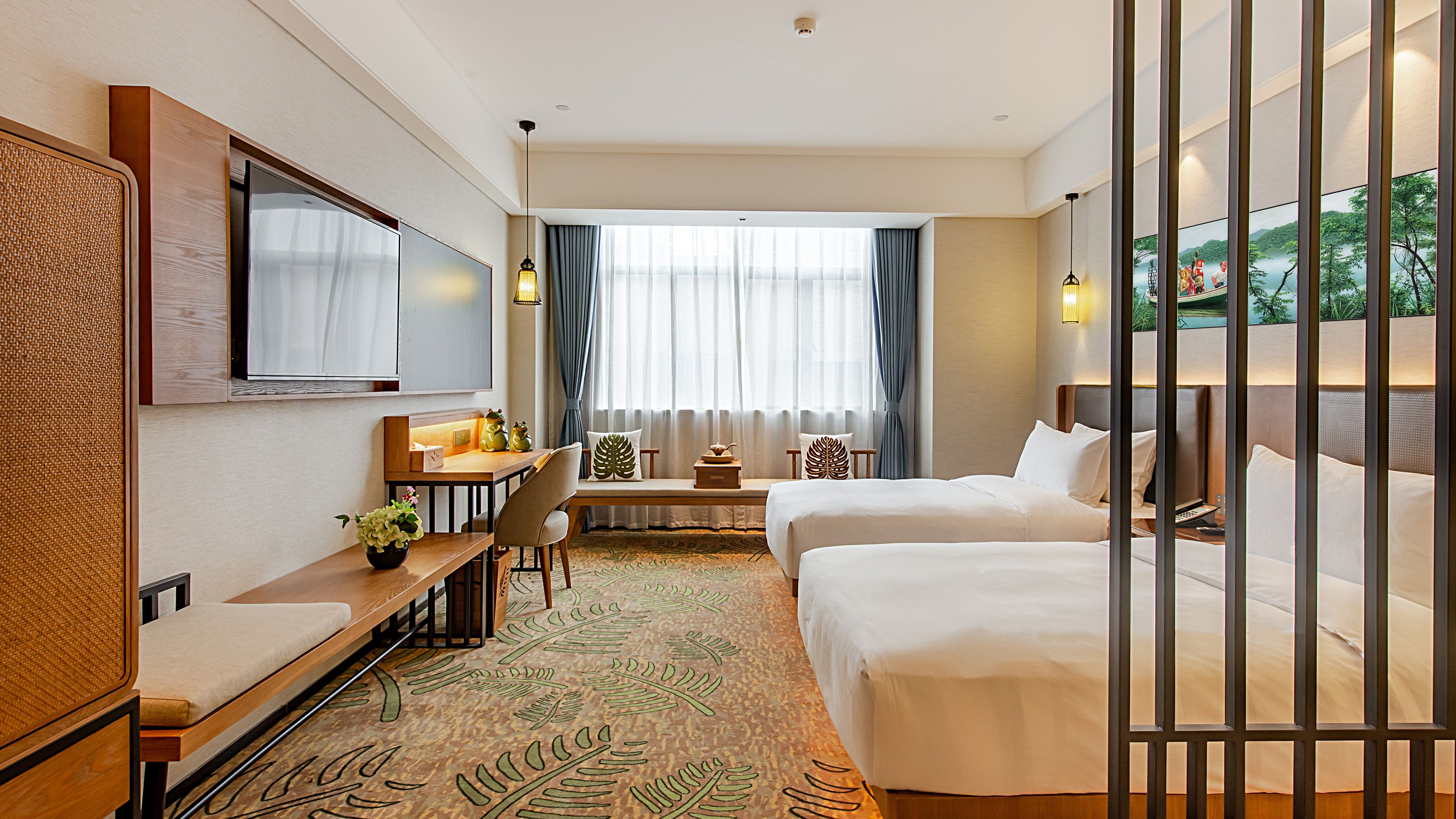 Ylelliset vuodevaatteet, untuvapeitot, pillowtop-patjalliset sängyt