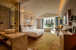 Kahden hengen romanttinen huone | Ylelliset vuodevaatteet, untuvapeitot, pillowtop-patjalliset sängyt