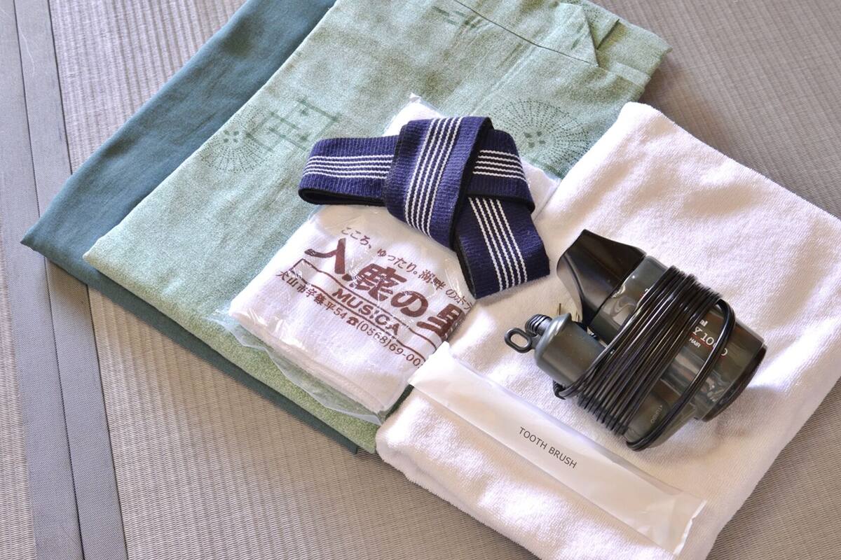 Bathroom amenities