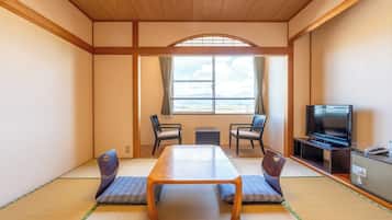 ๋ฃธ, ํก์ฐ (Japanese Style Room with 8 tatami) | 1 ๊ฐ์ ์นจ์ค, ๊ฐ์ค ๋ด ๊ธ๊ณ , ์ฑ
์, ์นจ๋ ์ํธ