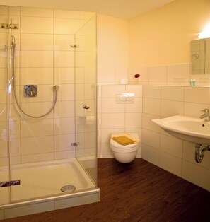 Shower dan handuk