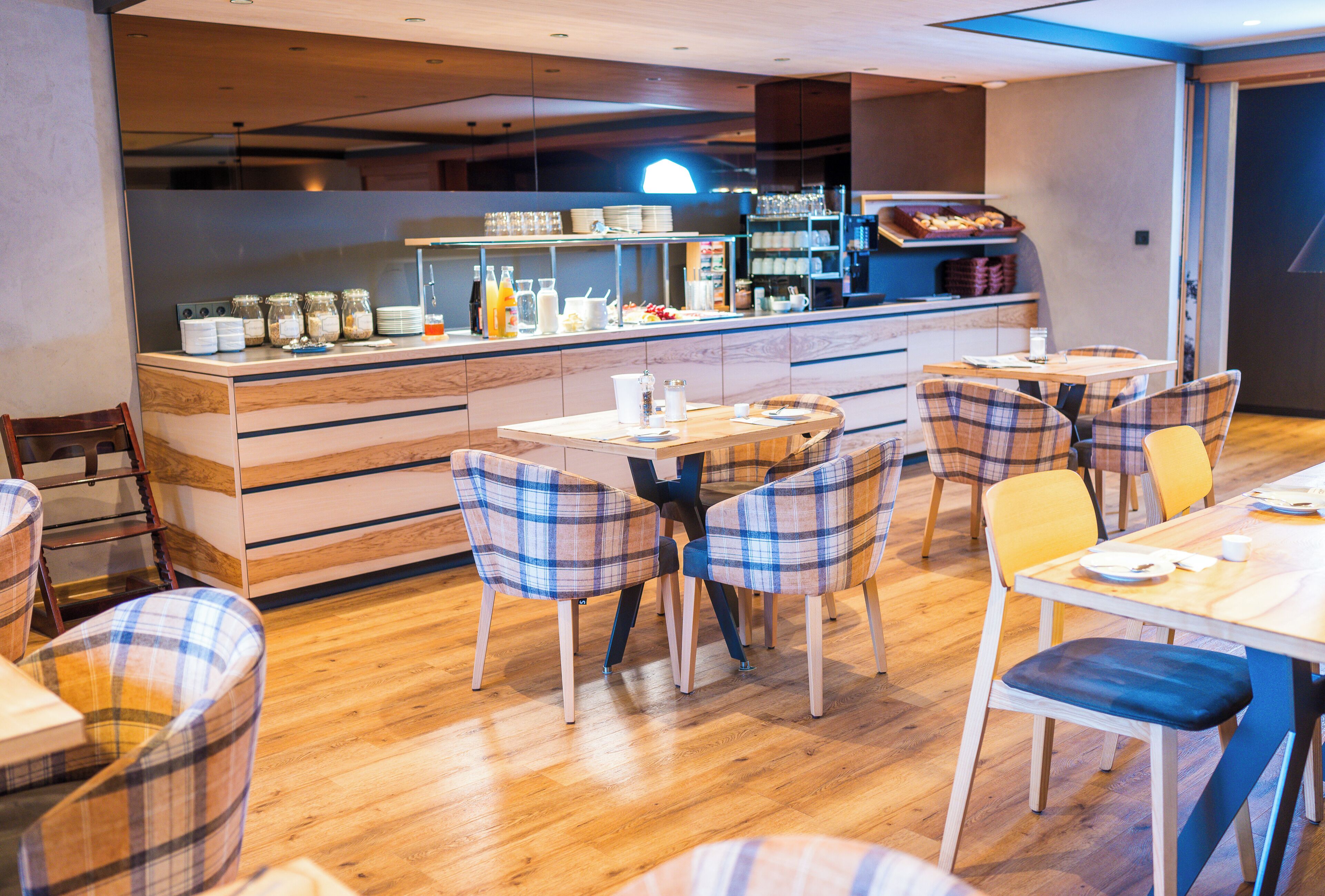 Bao gồm bữa sáng buffet hàng ngày 