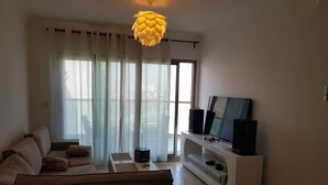 Luxury-Apartment, Raucher, Meerblick | Wohnbereich
