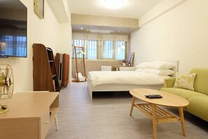 Phòng đôi (A3) | Bộ đồ giường cao cấp, bàn, giường gấp/giường phụ (phụ phí) 