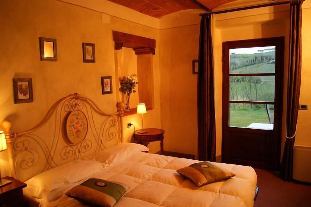 Minibar, bureau, rideaux occultants, chambres insonorisées