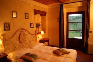 Minibar, bureau, rideaux occultants, chambres insonorisées