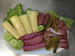 Daily local cuisine breakfast (EUR 12 per person) - Mühlenhof Nesse (Dornum)