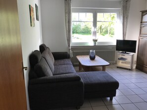 Lägenhet - privat badrum (6 Norderney) | Vardagsrum | LCD-tv