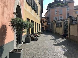 Front of property - Great2Stay (Locarno)