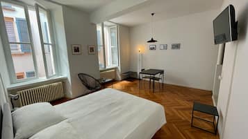 City Studio, 1 Queen Bed