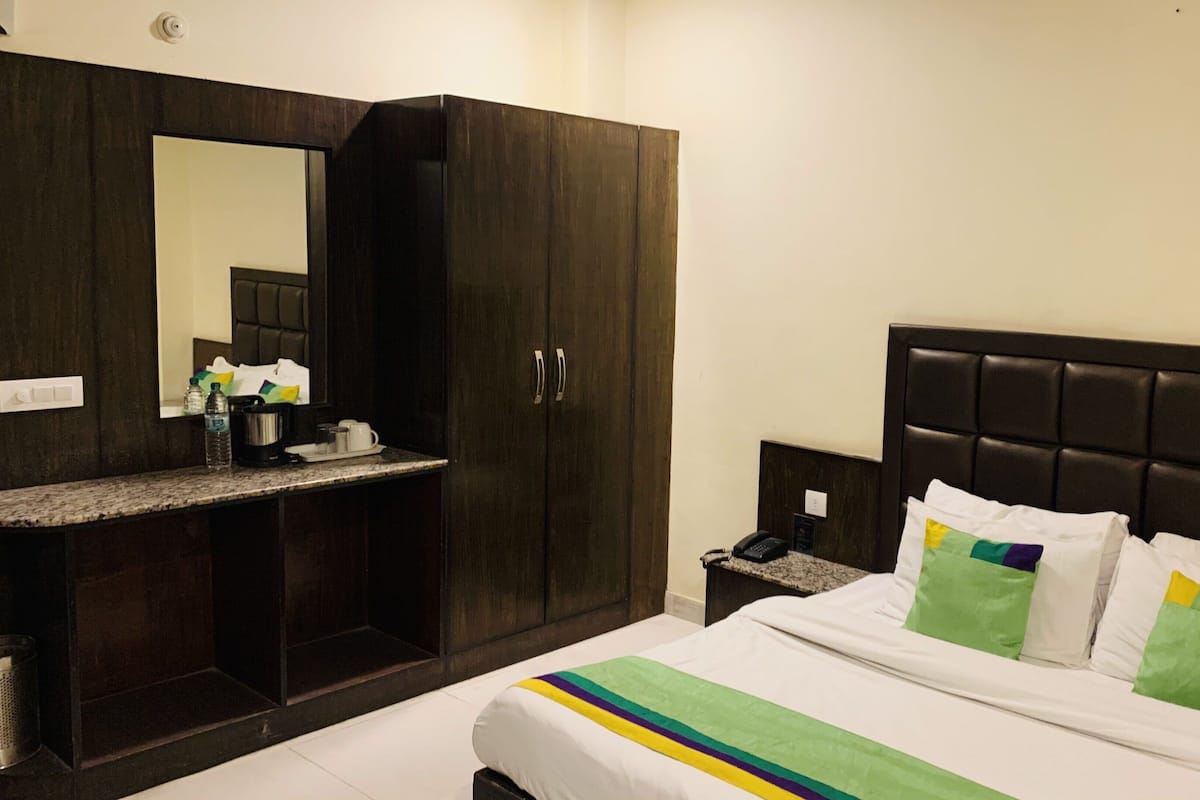 Premium bedding, free WiFi, bed sheets
