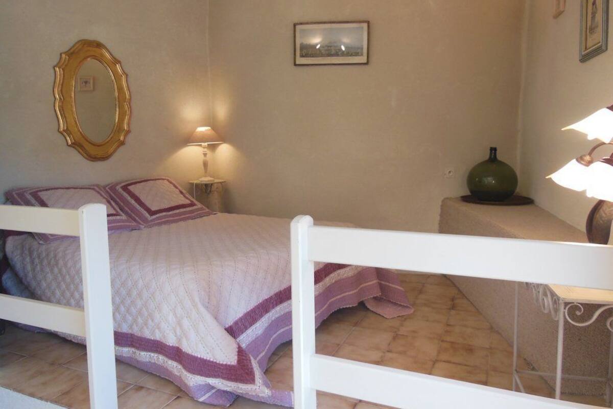 Decoración personalizada, muebles diferentes y escritorio