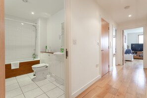 2 多间卧室、WiFi