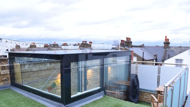 Balcony - Retro 2 Bedroom Flat in Clapham (London)