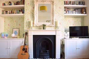 Interior - Quiet 1 Bedroom Home in South London (London)