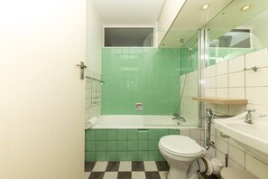 Studio (0 Bedroom) | Bathroom - Central Urban Oasis With Garden View & Swimming Pool (Cape Town)