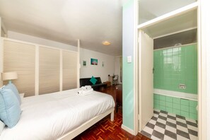 Studio (0 Bedroom) - Central Urban Oasis With Garden View & Swimming Pool (Cape Town)