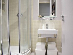 Towels - Stunning 2 Bedroom House in Chiswick (London)