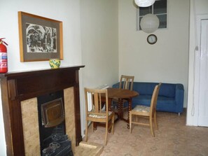 TV - 3 Bedroom City Flat in Edinburgh (Edinburgh)