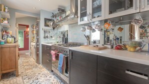 Private kitchen - Spacious Property in Kensal Green (London)