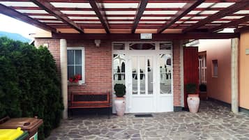 Entrada al alojamiento