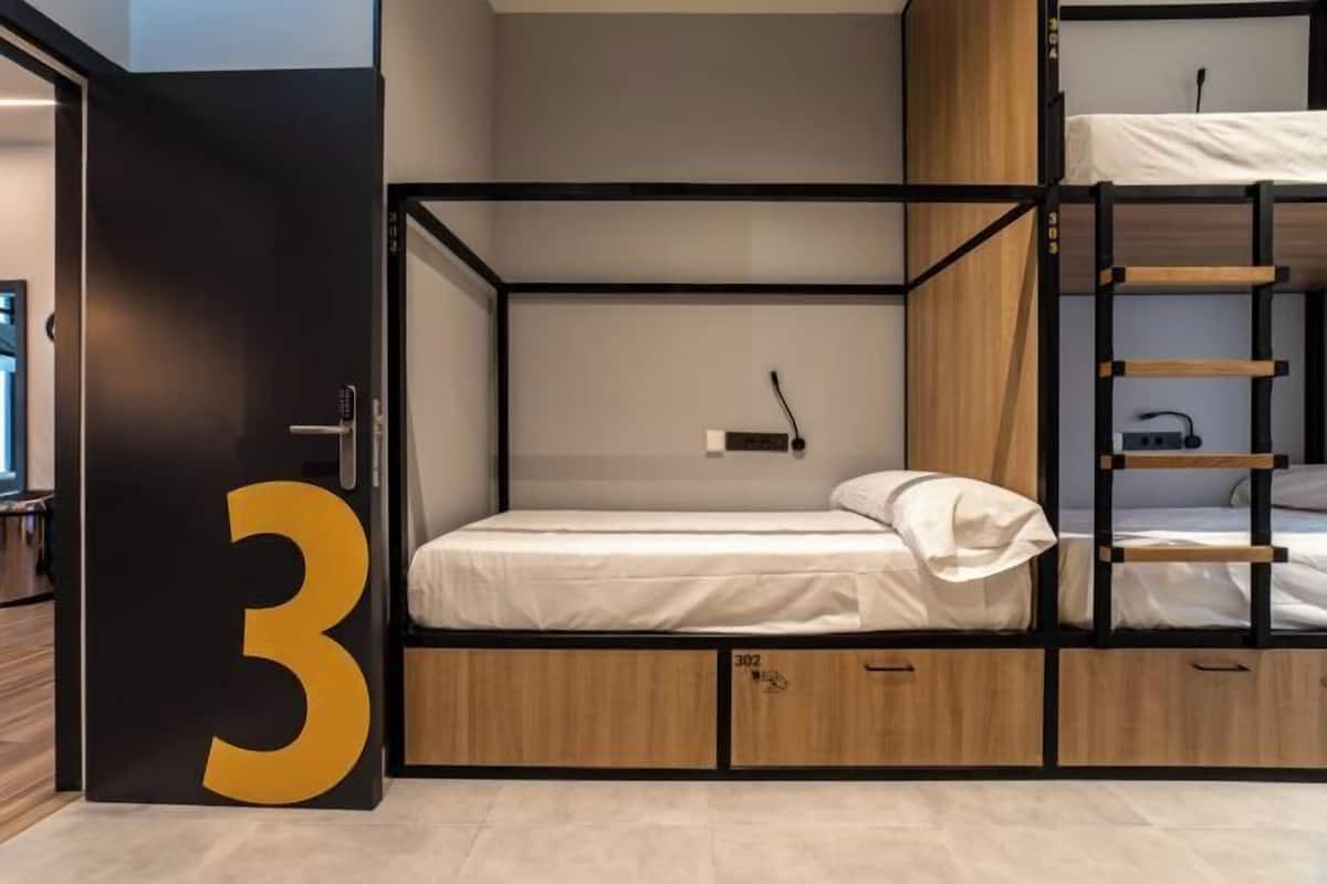 Cortinas blackout, quartos à prova de som, Wi-Fi de cortesia