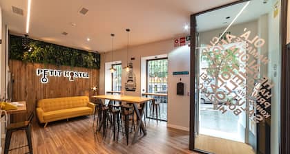 Petit Hostel La Latina - Adults Only