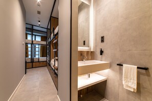 Shared Dormitory, Mixed Dorm (Ages 18-50 - 1bed in a 8 Bed DormRoom) | Blackout drapes, soundproofing, free WiFi, bed sheets - Petit Hostel La Latina - Adults Only (Madrid)