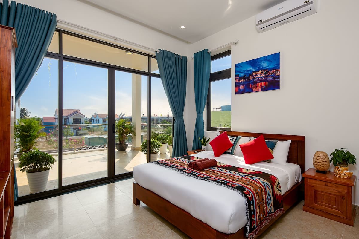 Panoramic Double Room, City View | Minibar, blackout drapes, soundproofing, iron/ironing board