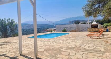 Freistehende Villa mit privatem Pool und unbegrenztem WLAN