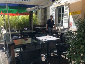 Lunch and dinner served, Regional cuisine